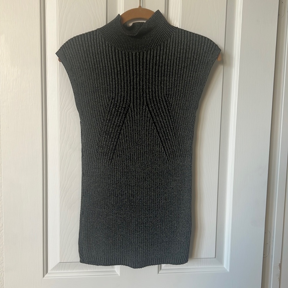Valette Sleeveless Black/Gray Mock Neck Sweater